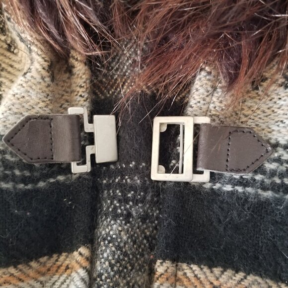 Collection Eighteen Women Poncho Faux Fur Neckline Stripes Aztec Shawl Brown Tan - Picture 13 of 16